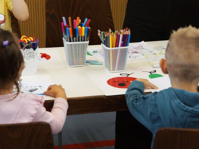 Basteln/Malen am Einweihungsfest. Foto: Stiftung 3FO (FK)