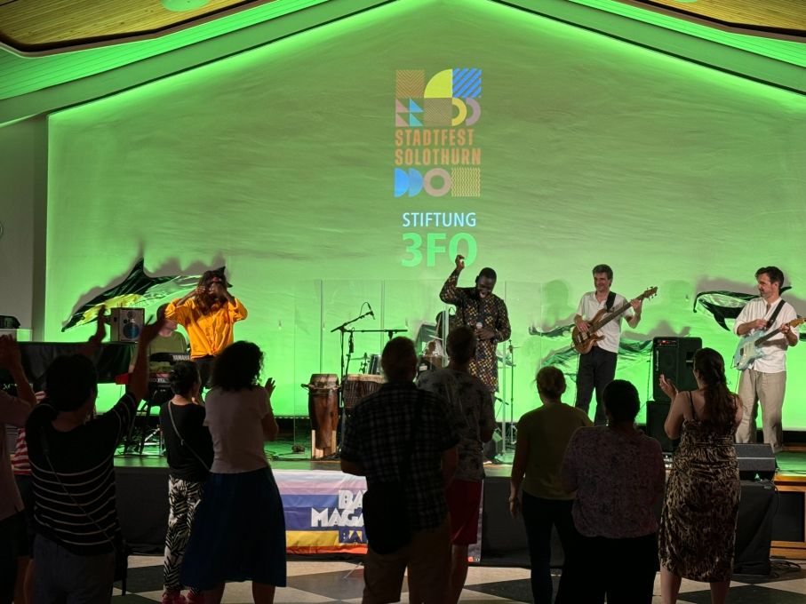 Afrikanische Klänge mit guter "feel good" Stimmung: Baye Magatte Band. (Foto: Stiftung 3FO - FK)